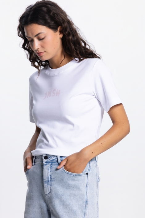 Juffrouw Jansen witte dames t-shirt | Model vooraanzicht