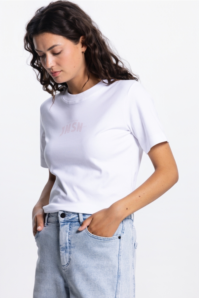 Juffrouw Jansen witte dames t-shirt | Model vooraanzicht
