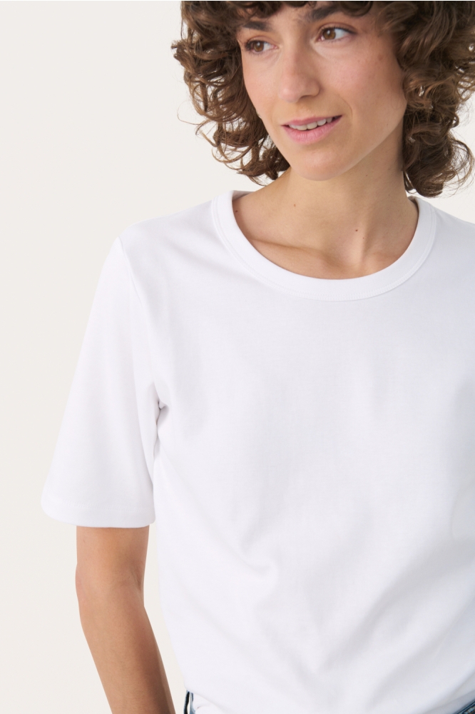 Part Two witte dames t-shirt | Close up