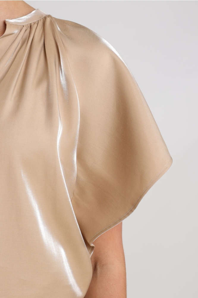 Nukus zand dames blouse | Close up