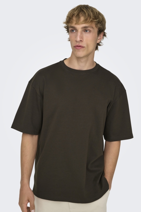 Only & Sons bruine heren t-shirt | Model vooraanzicht
