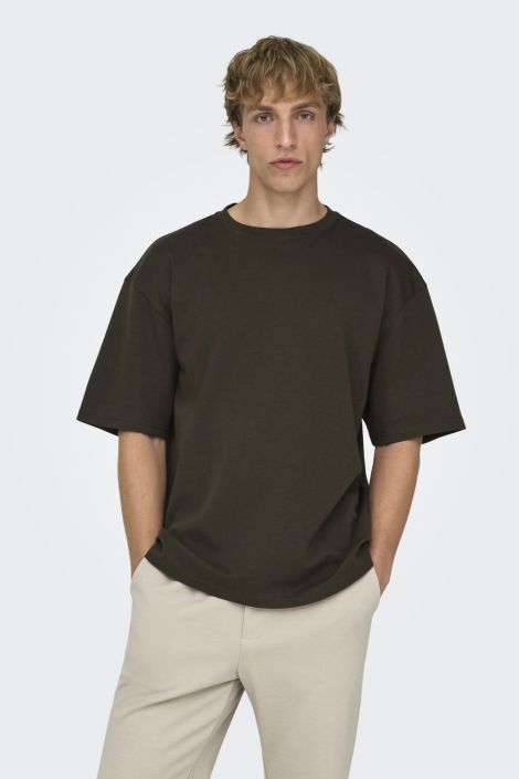 Only & Sons bruine heren t-shirt | Model vooraanzicht