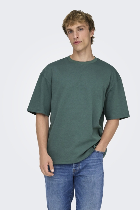 Only & Sons groene heren t-shirt | Model vooraanzicht