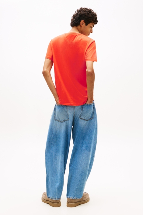 Tommy Jeans rode heren t-shirt | Model