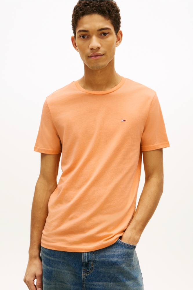 Tommy Jeans oranje heren t-shirt | Model vooraanzicht