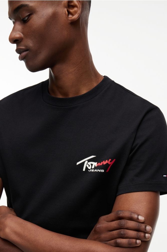 Tommy Jeans zwarte heren t-shirt | Close up