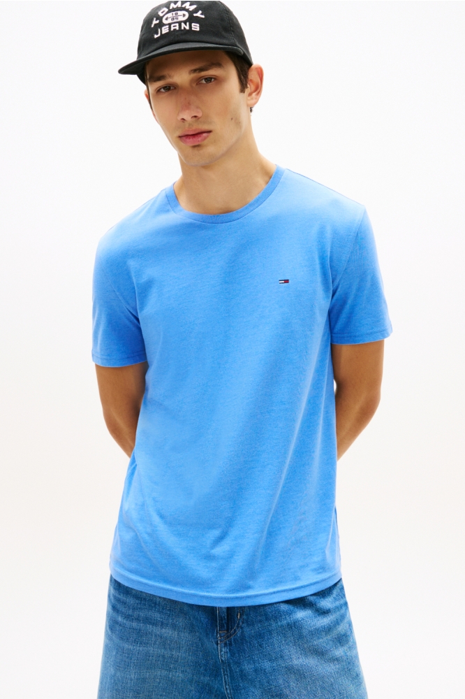 Tommy Jeans blauwe heren t-shirt | Model vooraanzicht