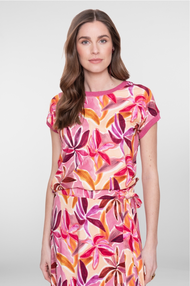 Geisha roze dames t-shirt | Model vooraanzicht