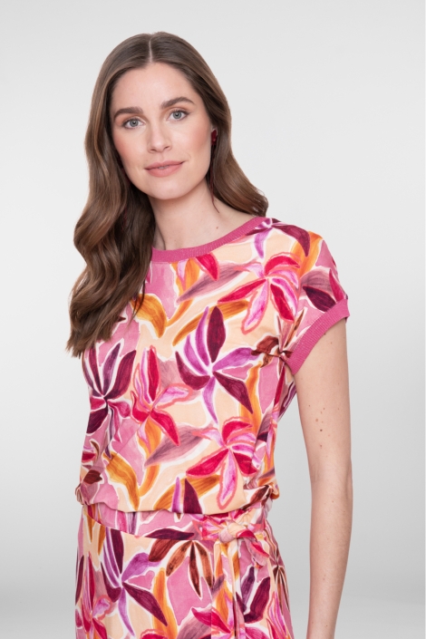 Geisha roze dames t-shirt | Model zijaanzicht