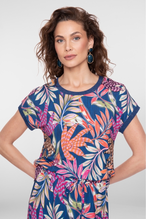 Geisha blauwe dames t-shirt | Model vooraanzicht