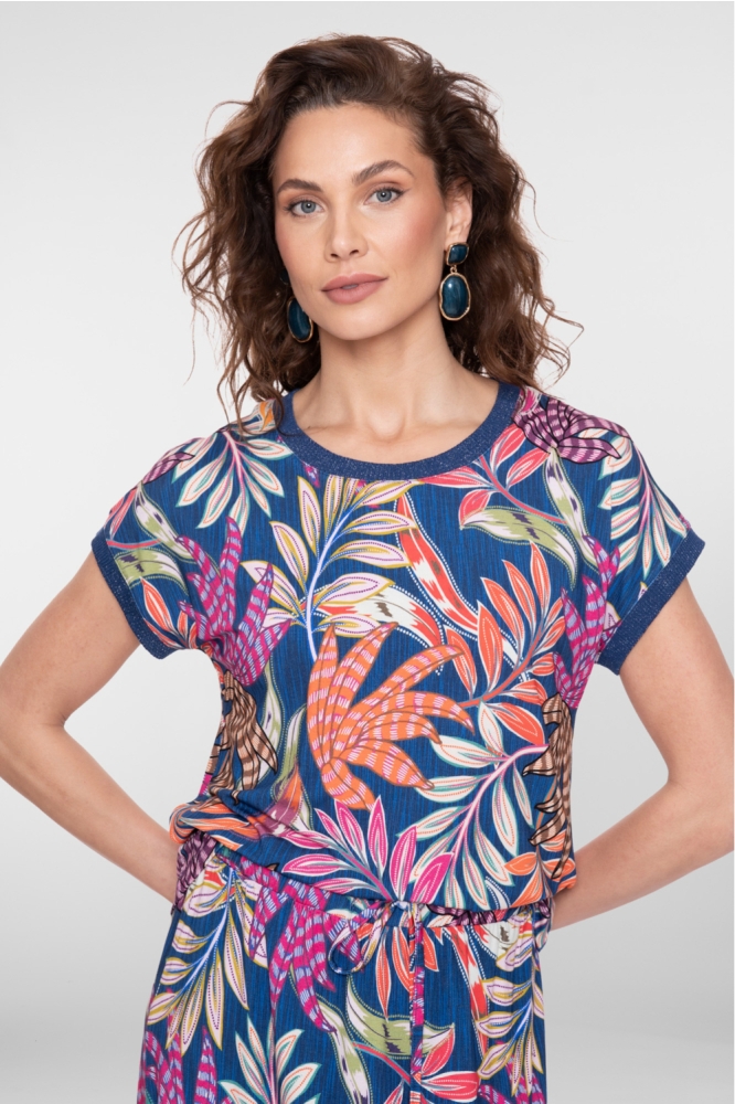 Geisha blauwe dames t-shirt | Model vooraanzicht