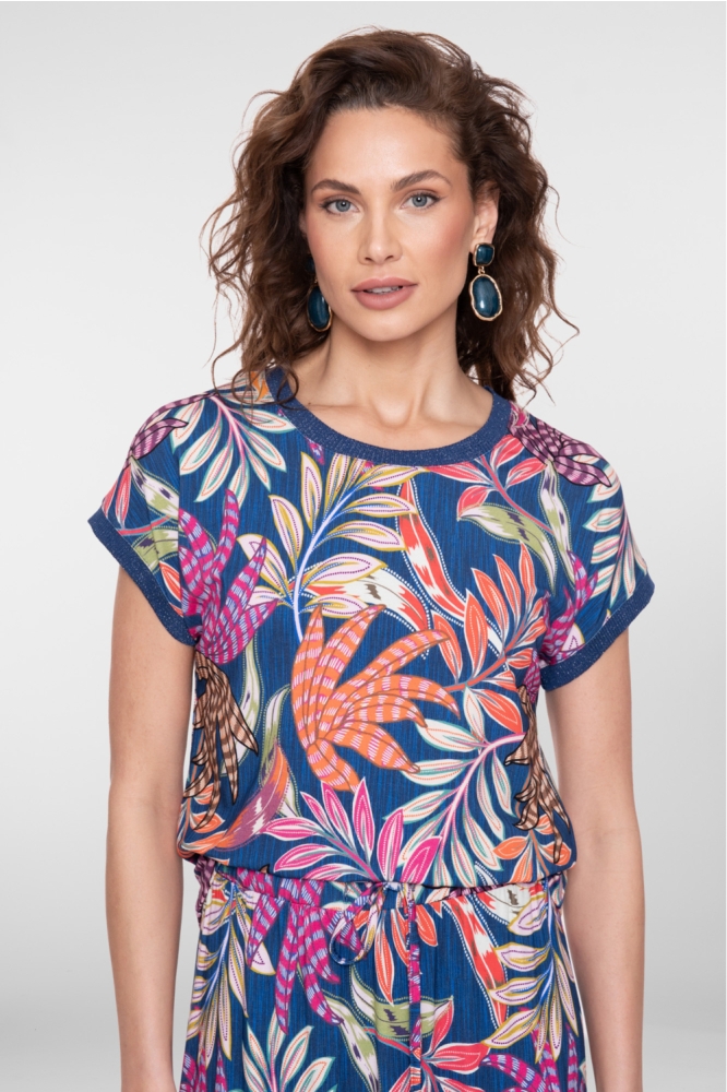 Geisha blauwe dames t-shirt | Model vooraanzicht