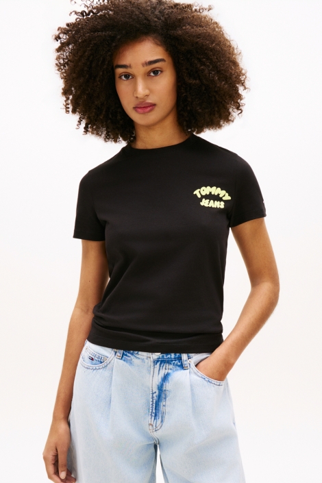 Tommy Jeans zwarte dames t-shirt | Model vooraanzicht