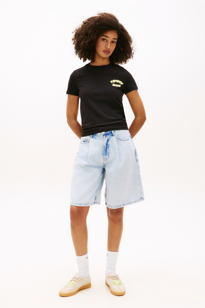 Tommy Jeans zwarte dames t-shirt | Model