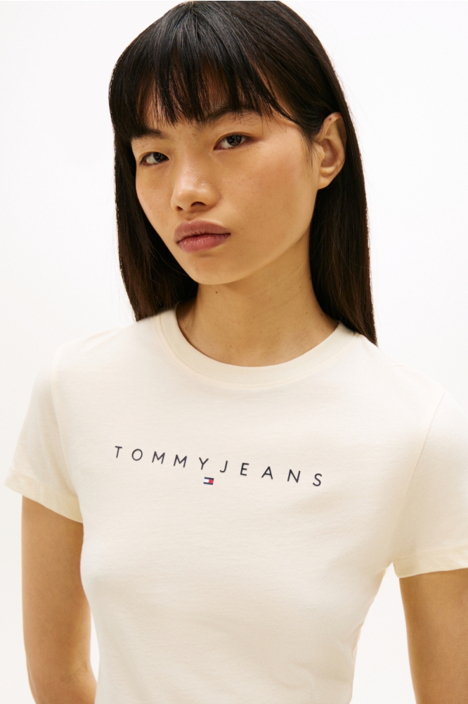 Tommy Jeans gele dames t-shirt | Close up