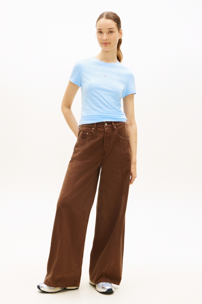 Tommy Jeans blauwe dames t-shirt | Model