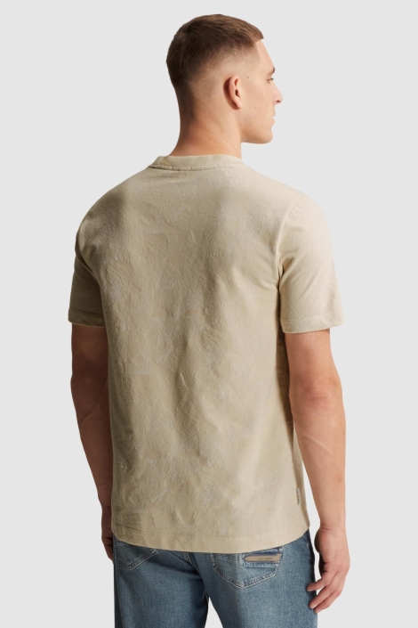 Cast Iron beige heren t-shirt | Model achteraanzicht