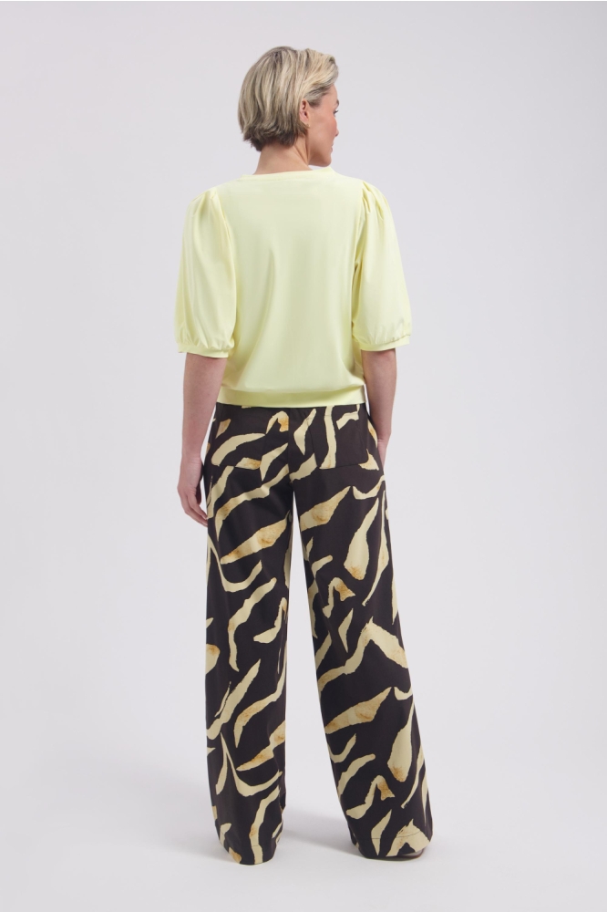 Lady Day gele dames t-shirt | Model achteraanzicht