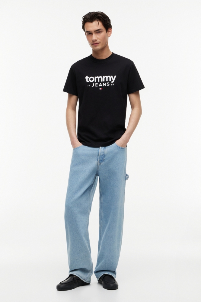 Tommy Jeans zwarte heren t-shirt | Model