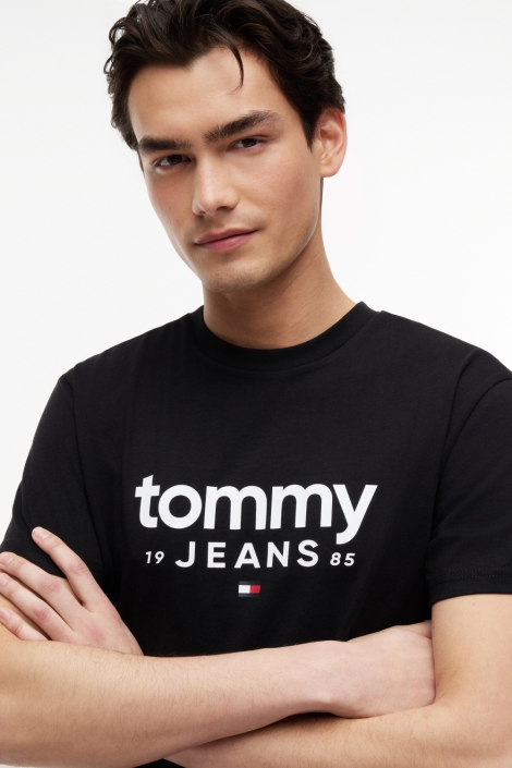 Tommy Jeans zwarte heren t-shirt | Close up