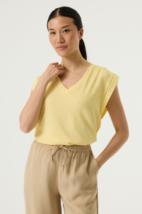 Garcia gele dames t-shirt | Model vooraanzicht