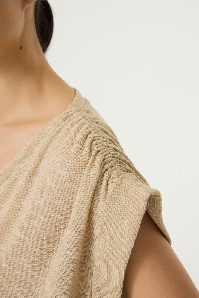 Garcia beige dames t-shirt | Close up