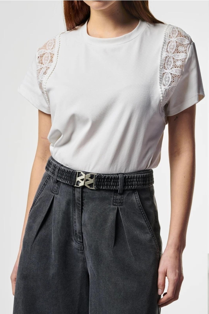 Aaiko ecru dames t-shirt | Close up