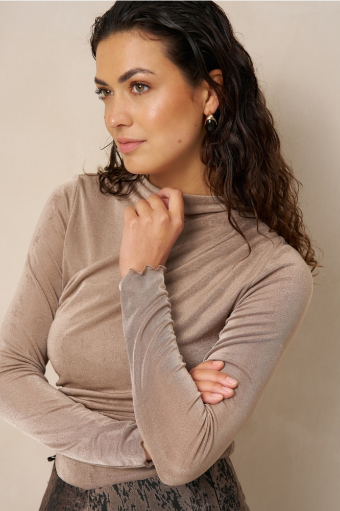 Lofty Manner bruine dames top | Model vooraanzicht