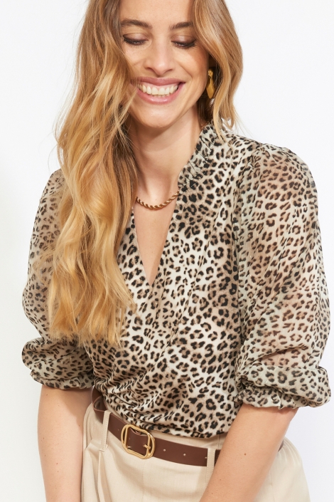 LolaLiza beige dames blouse | Model vooraanzicht