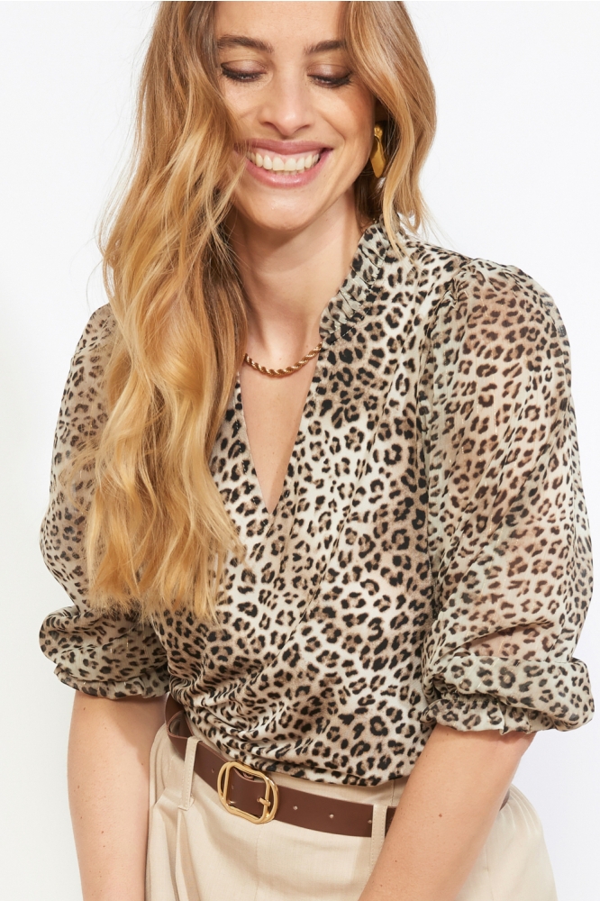 LolaLiza beige dames blouse | Model vooraanzicht