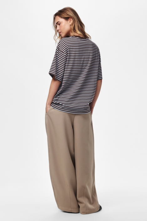 Pieces blauwe dames t-shirt | Model