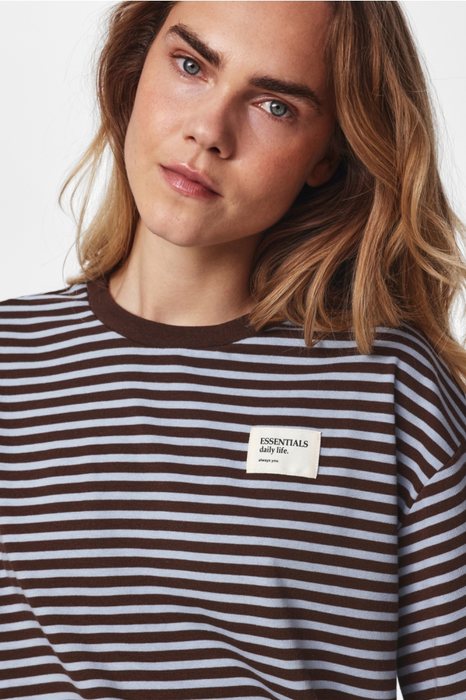 Pieces blauwe dames t-shirt | Close up