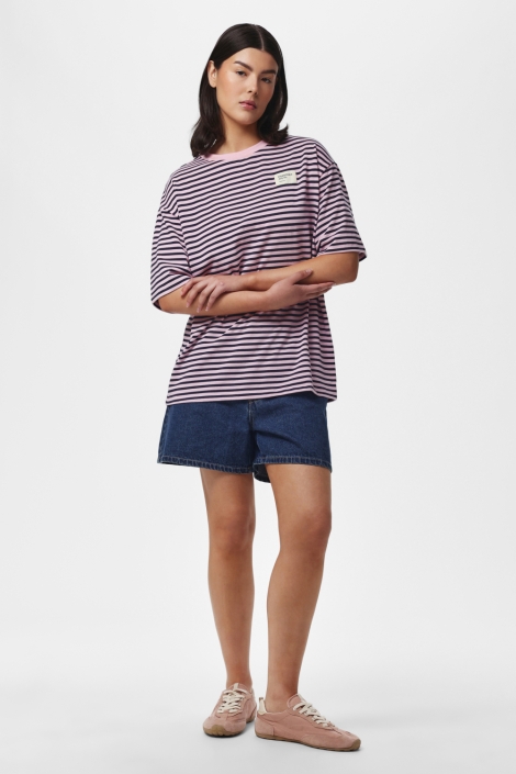 Pieces roze dames t-shirt | Model