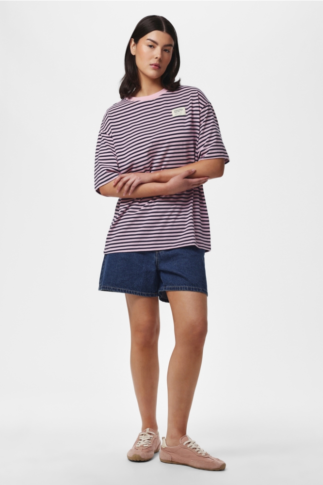 Pieces roze dames t-shirt | Model