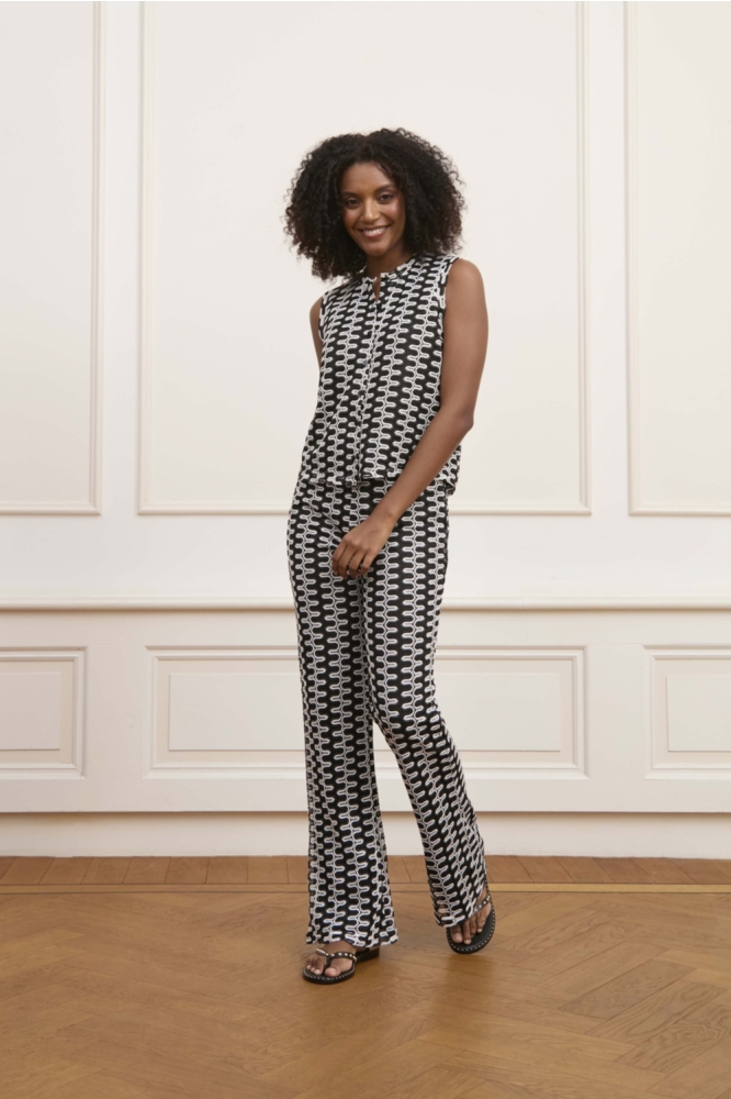 Lofty Manner zwarte dames top | Model vooraanzicht