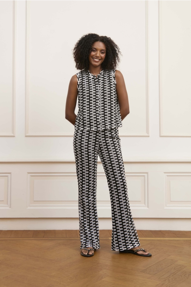 Lofty Manner zwarte dames top | Model vooraanzicht