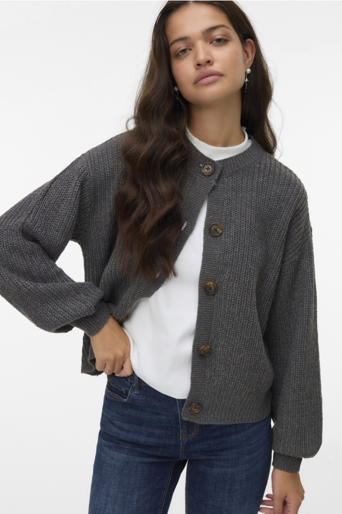Vero Moda grijze dames vest | Model vooraanzicht