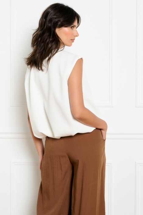 LolaLiza witte dames top | Model achteraanzicht