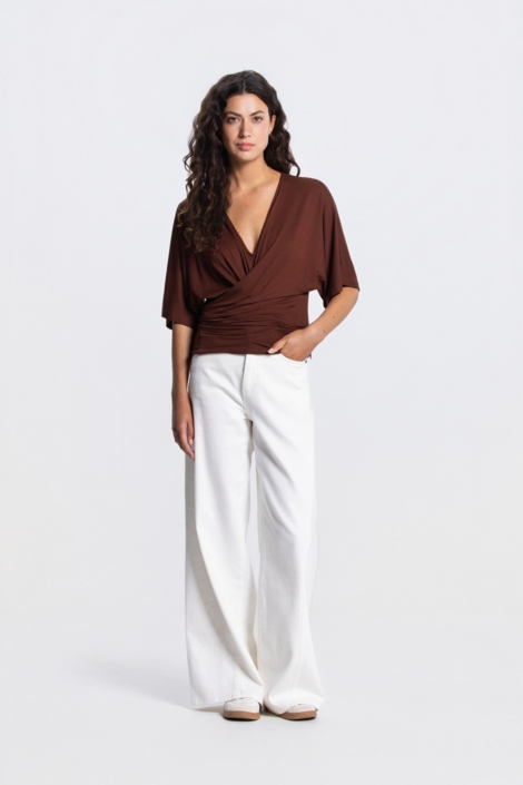 Juffrouw Jansen bruine dames t-shirt | Model