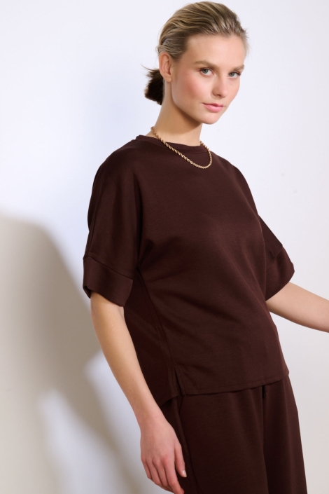 LolaLiza bruine dames t-shirt | Model zijaanzicht
