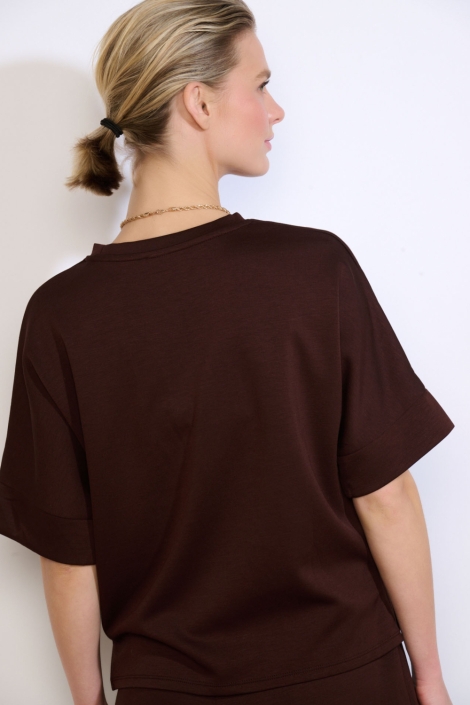LolaLiza bruine dames t-shirt | Model achteraanzicht