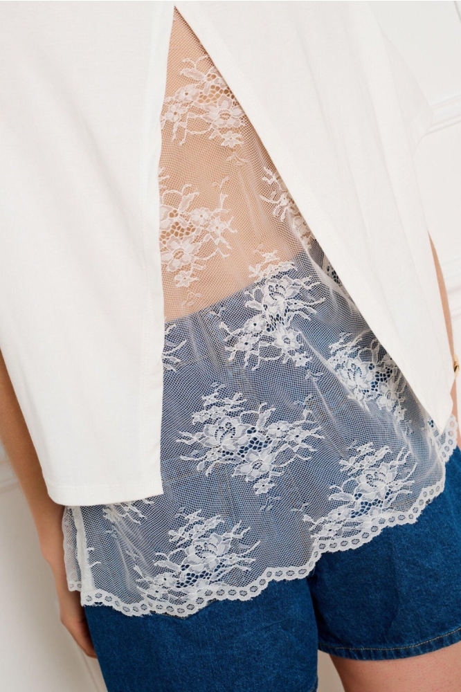 LolaLiza witte dames t-shirt | Close up
