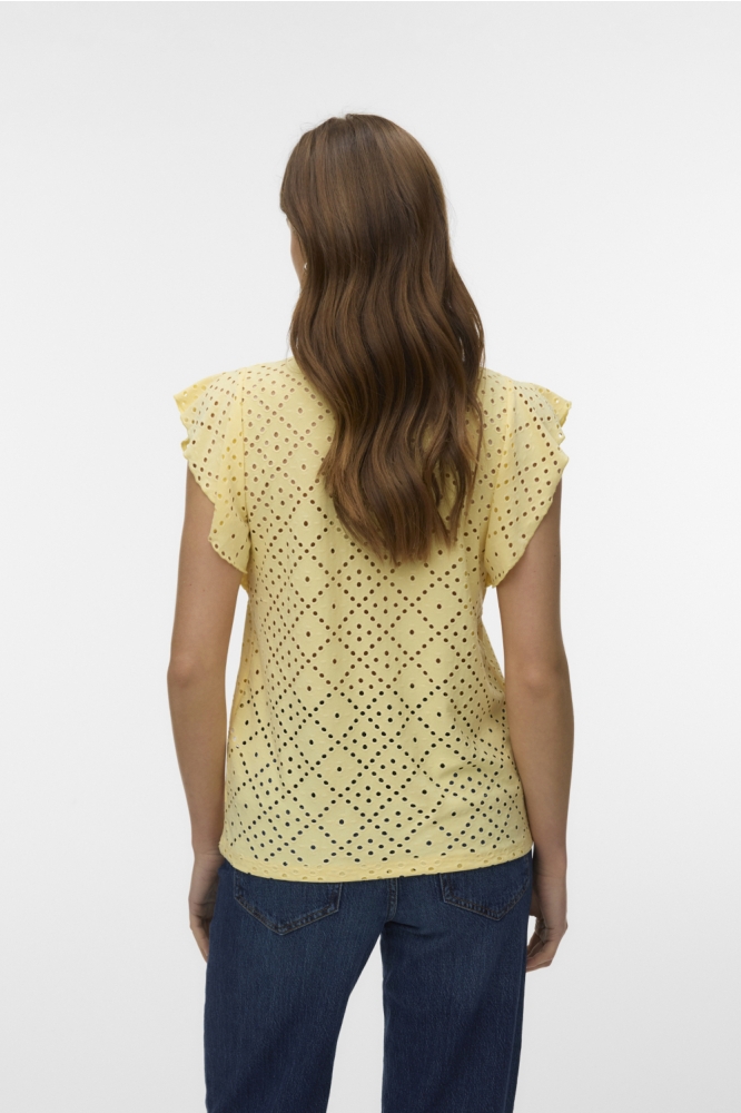 Vero Moda gele dames t-shirt | Model achteraanzicht