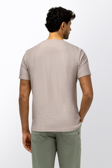 State of Art beige heren t-shirt | Model achteraanzicht