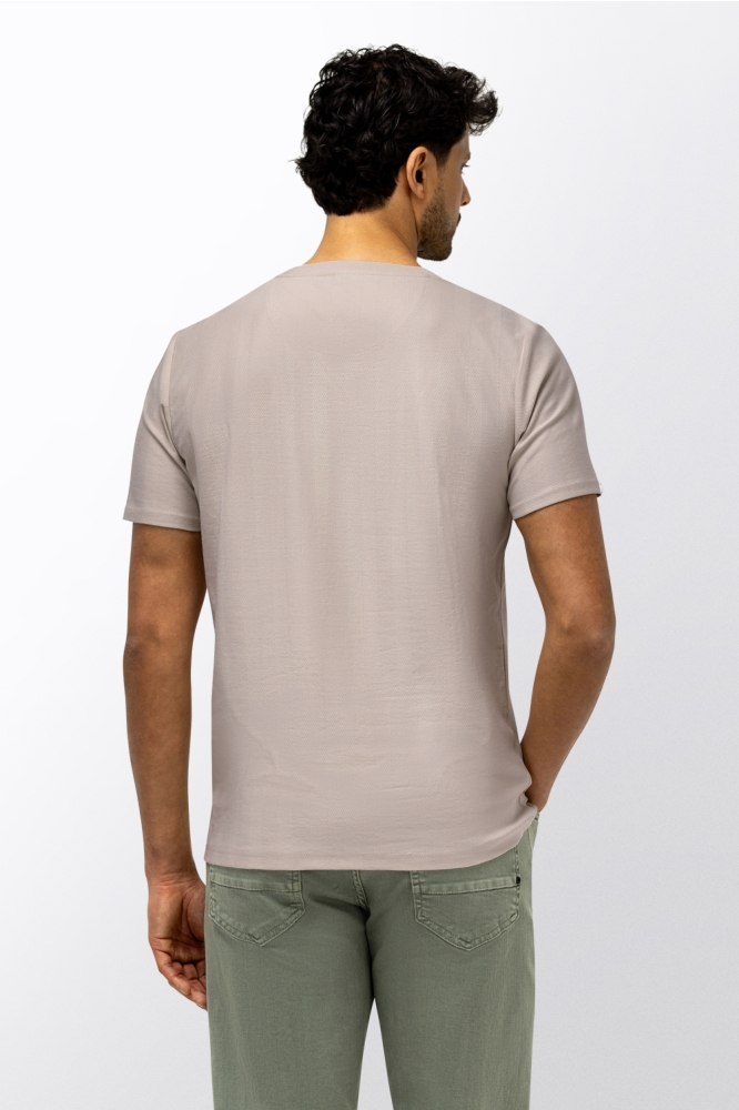 State of Art beige heren t-shirt | Model achteraanzicht