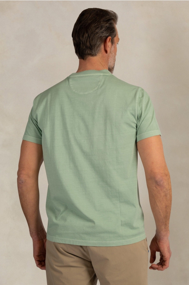 NZA groene heren t-shirt | Model achteraanzicht