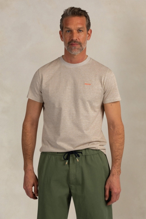 NZA zand heren t-shirt | Model vooraanzicht