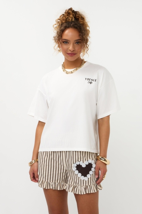 Ydence witte dames t-shirt | Model vooraanzicht