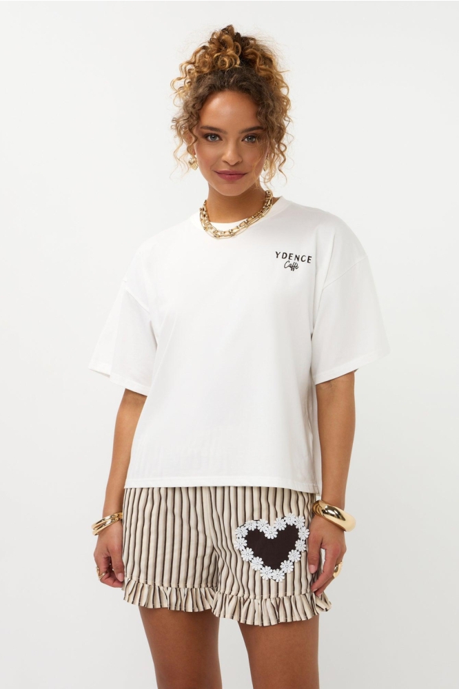 Ydence witte dames t-shirt | Model vooraanzicht