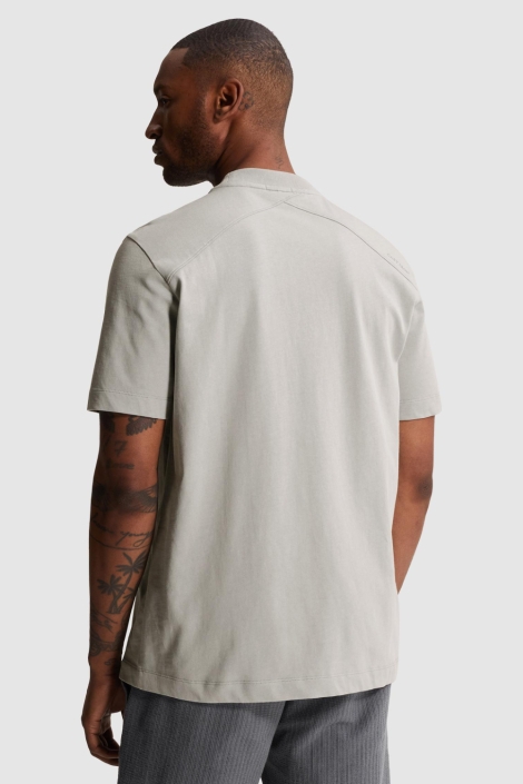 Cast Iron grijze heren t-shirt | Model achteraanzicht